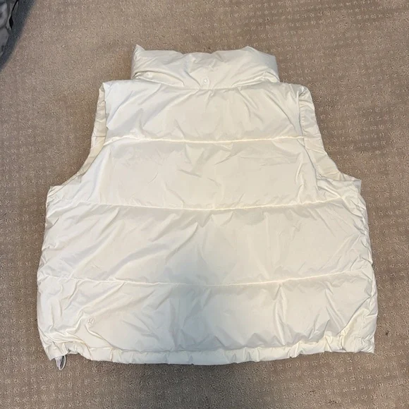 Lululemon White Puffer Vest - Size 6 - Picture 2 of 4